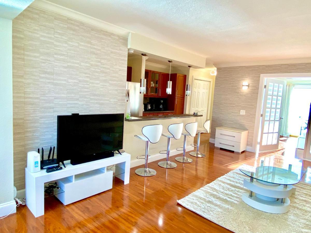 Deluxe Waterfront One Bedroom Apartment With Miami Skyline View, Free Parking 5 Mins Drive To Маями Бийч Екстериор снимка