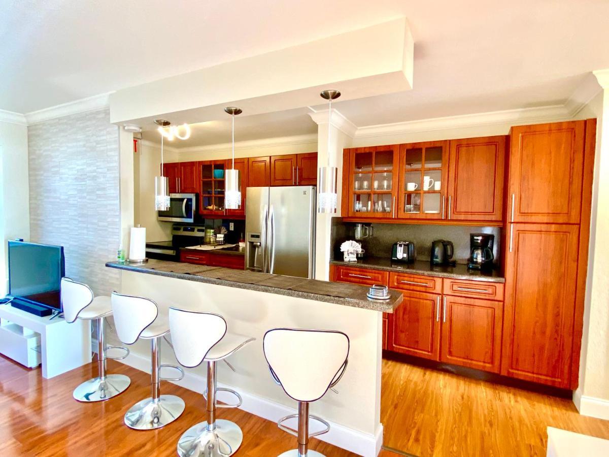 Deluxe Waterfront One Bedroom Apartment With Miami Skyline View, Free Parking 5 Mins Drive To Маями Бийч Екстериор снимка
