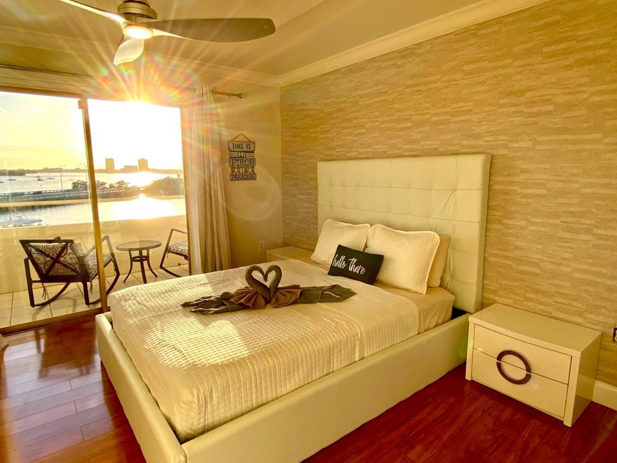 Deluxe Waterfront One Bedroom Apartment With Miami Skyline View, Free Parking 5 Mins Drive To Маями Бийч Екстериор снимка