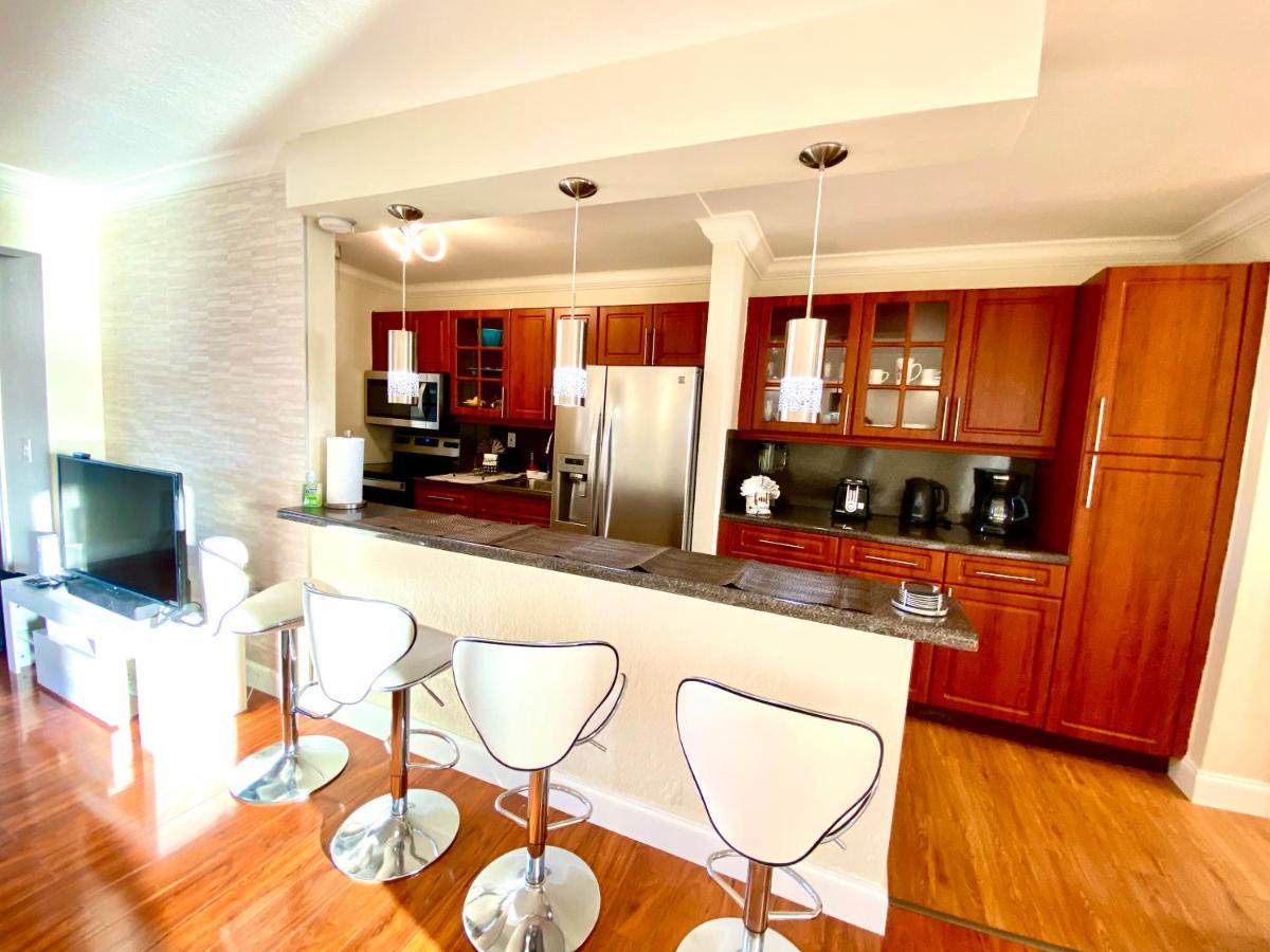 Deluxe Waterfront One Bedroom Apartment With Miami Skyline View, Free Parking 5 Mins Drive To Маями Бийч Екстериор снимка